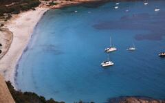 Korsika - pláž. Foto: Josef Křetinský