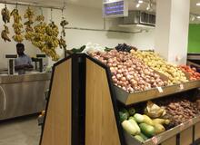 Obchod v Dubaji ovoce a zelenina